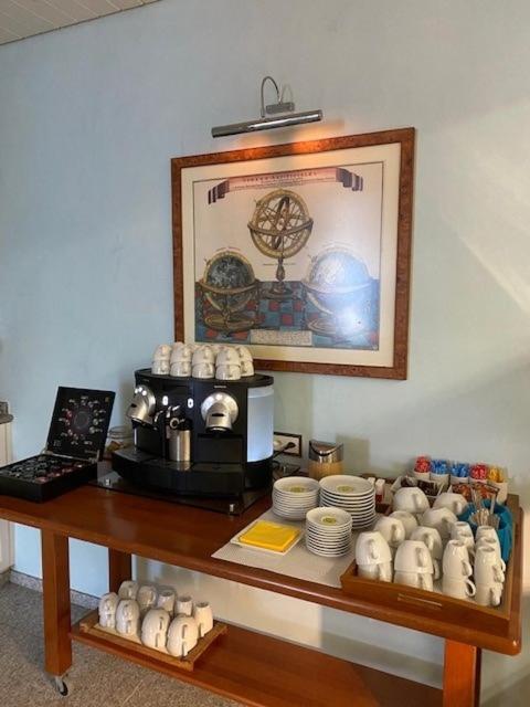 Holiday Hotel Yachtsport Resort Lago Maggiore ブリッサーゴ エクステリア 写真