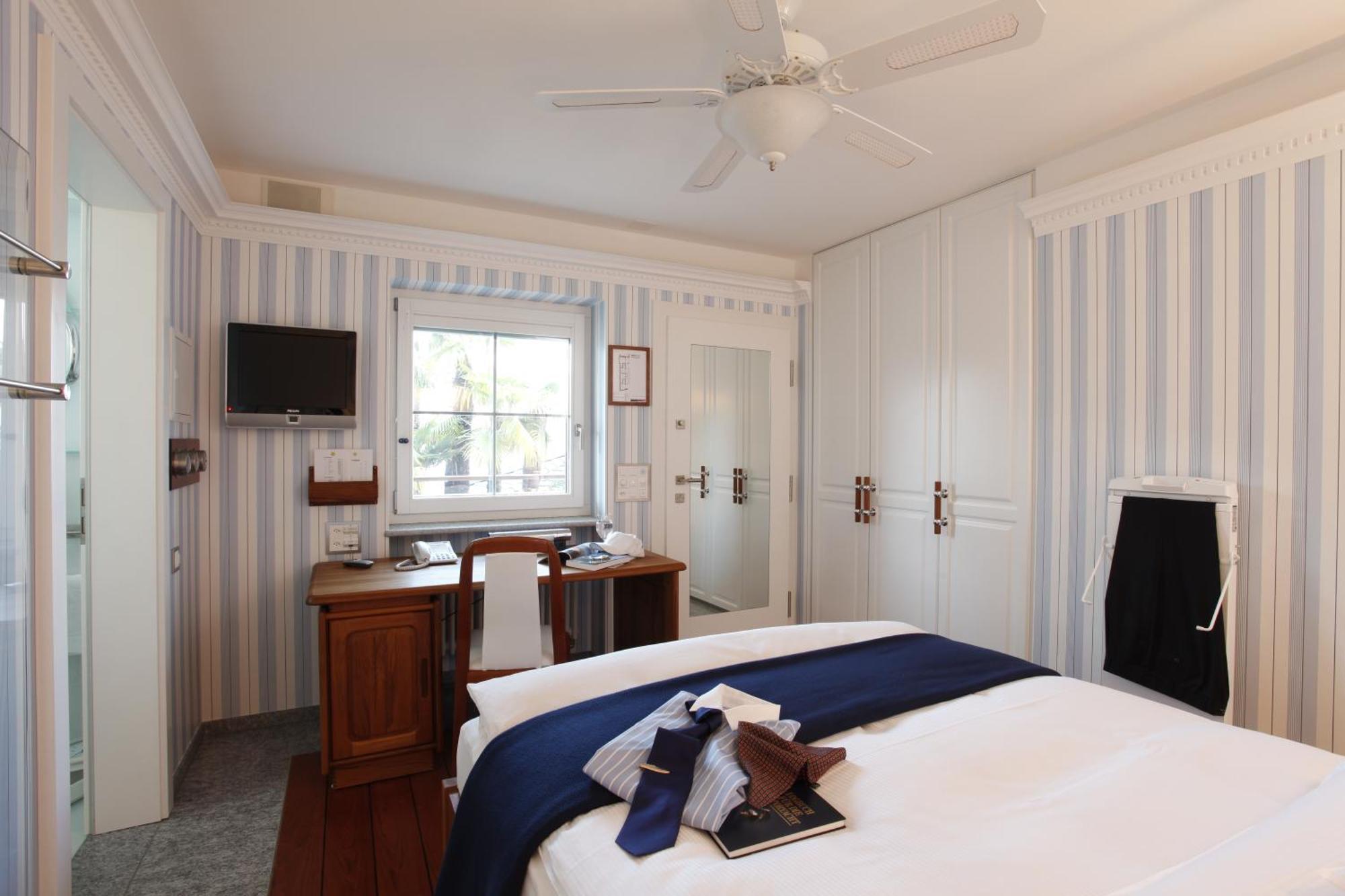 Holiday Hotel Yachtsport Resort Lago Maggiore ブリッサーゴ エクステリア 写真